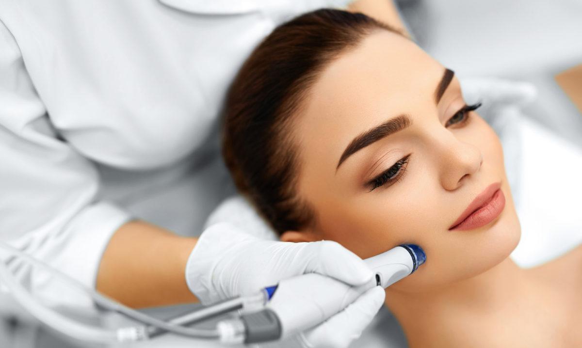 Facial Microdermabrasion Treatment face microdermabrasio treatment e1521584801925